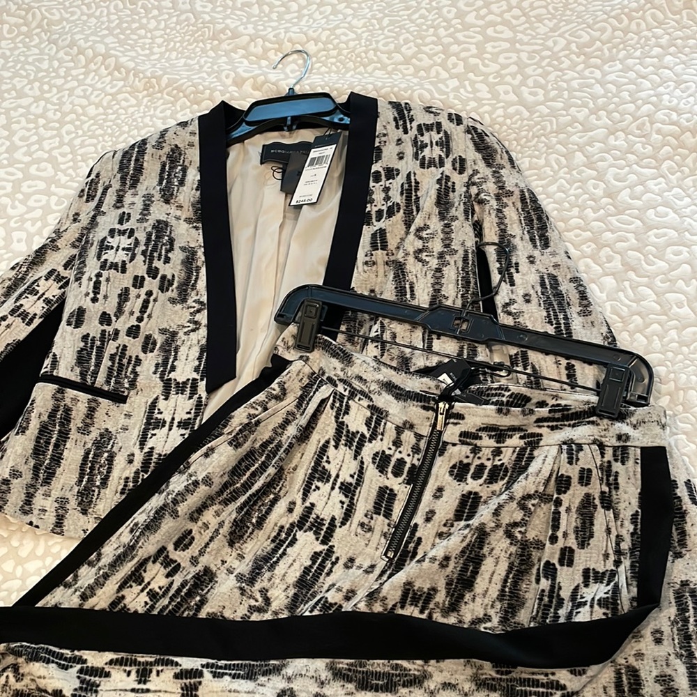 womens BCBG maxazaria suit. NWT. Black and white. Size small